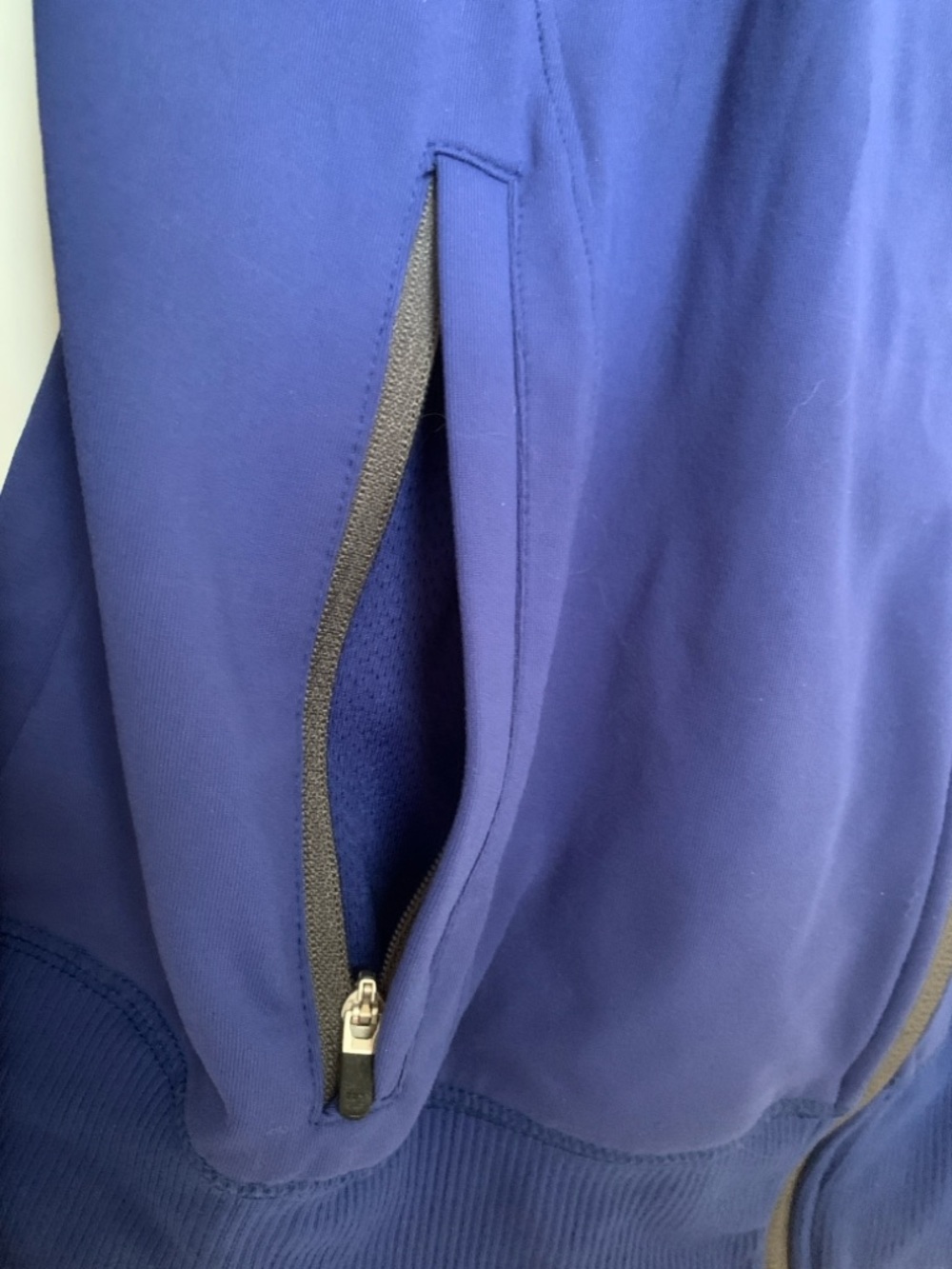 EUC Alo Yoga Blue Full Zip Performance Track Jacket - Size S/M - Picture 5 of 16